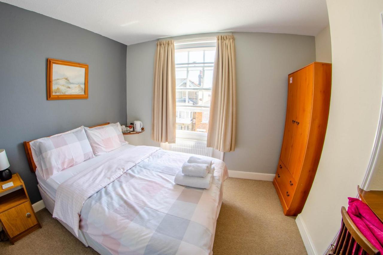 Olivers Guest House Weymouth Esterno foto